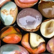 Подходящие камни для Девы: Сапфир, Лазурит, Яшма и другие